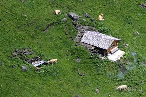 Дома в горах Швейцарии / Фото из Швейцарии