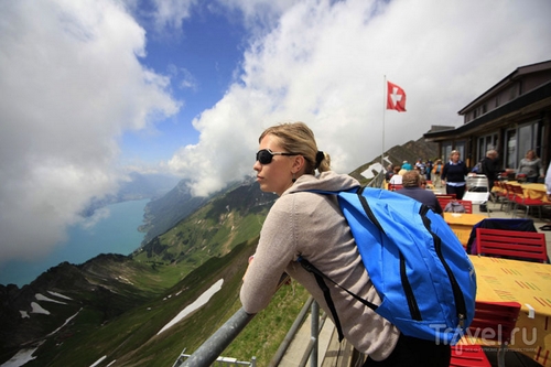 Туристы в горах Швейцарии / Фото из Швейцарии