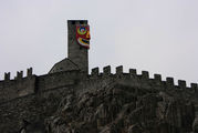 На башню замка Кастельгранде надели маску / Швейцария