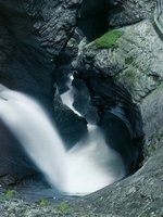 Окунуться в мир швейцарских озер и водопадов.